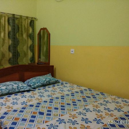 India Tours Only Kavita Guest House 博尔普尔 外观 照片