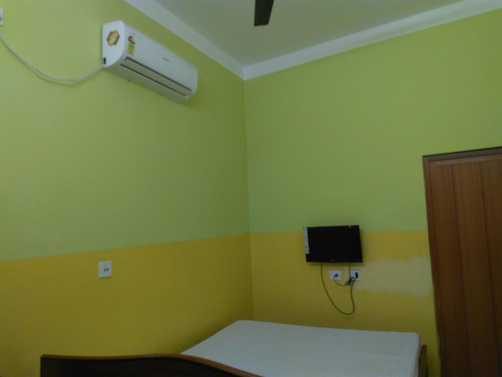 India Tours Only Kavita Guest House 博尔普尔 外观 照片
